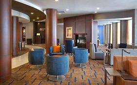 Courtyard by Marriott South Boston